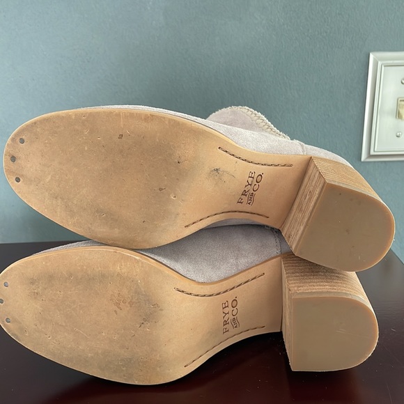 Gorgeous like new lilac suede rustic Frye booties!  Size 5.5. Worn 2 times. - Picture 5 of 5